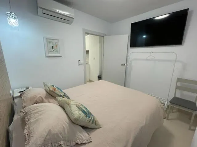 Bajo - Calle Perros *