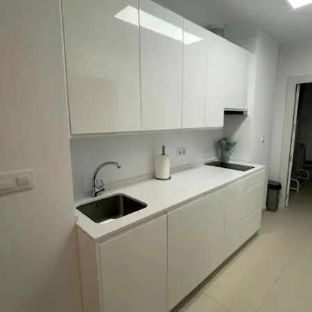 Bajo - Calle Perros *